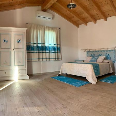 Tenute Venafiorita Loiri Porto San Paolo Bagian luar foto