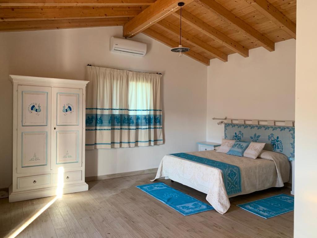 Tenute Venafiorita Loiri Porto San Paolo Bagian luar foto