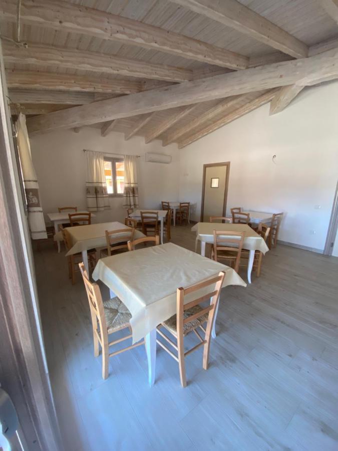Tenute Venafiorita Loiri Porto San Paolo Bagian luar foto
